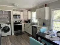 Charming 2-bedroom house with AC, WiFi in welcoming Elon
