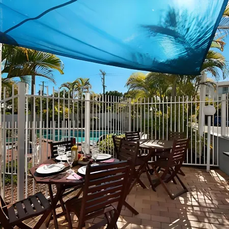 Champelli Palms Apartments