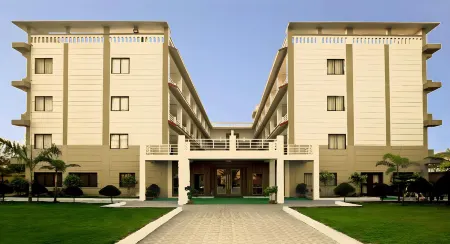 Viceroy Beach and Spa Resort