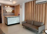 Front One Boutique Tugu Muda Semarang Hotel a West Semarang