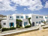 Cyclades Blue Отели рядом с достопримечательностью «Пляж Орнос»