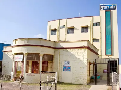 Yuvraj Lodge Hotel in zona Madina Masjid مدینہ مسجد