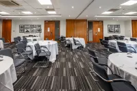 Holiday Inn LONDON - GATWICK AIRPORT by IHG - breakfast