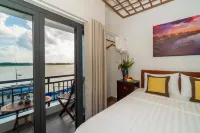 Autumn Bay Retreat