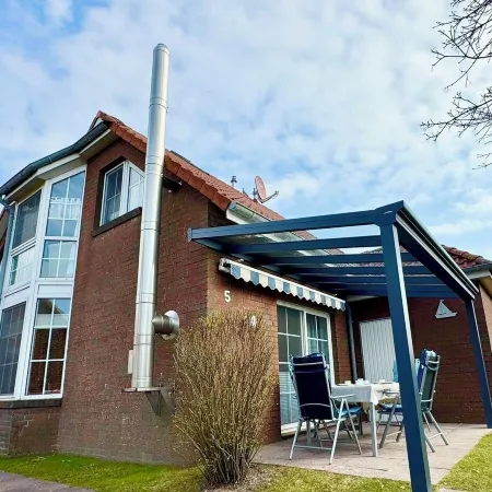 Newly furnished holiday home near the dike well suited for families with WiFi