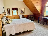 Dramatic Remodeled Log Home with Everything! Hotels near Bartram Trail: Wallace Branch to William's Pulpit