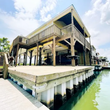 "The Yellowfin"  trophy speckled trout, redfish and flounder fishing.