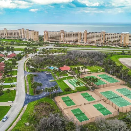Oceanfront Retreat: Modern 3-Bedroom Condo in Palm Coast