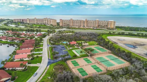 Oceanfront Retreat: Modern 3-Bedroom Condo in Palm Coast 팜코스트 호텔