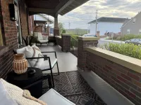 Vitality Retreat - 1 block from DT/riverfront/shops/bars