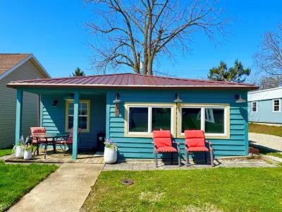 Lake View 2Bdrm Cottage in Celina, Ohio Neighborhood Near Shopping & Dining Hotels near Celina Baptist Temple