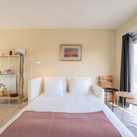 Appartment with beach cabine and parking