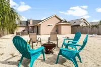 NEW! Walk to Beach 3 Blocks, Big Private Backyard, Firepit, Bunks, Sofa sleeper