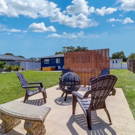 2 Bedroom Bungalow With Hot Tub Near Indian Rocks Beach