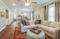 Relax & Golf - Oakview Condo II at Diamondhead - cozy, new. Walk to the Club