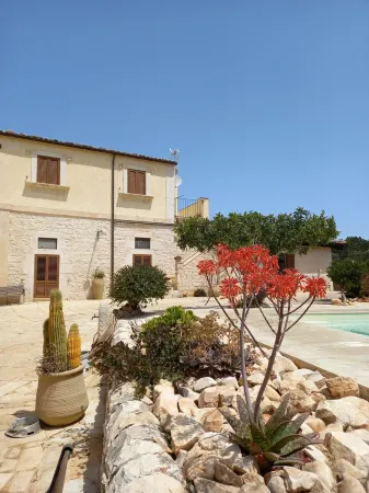 Scicli happy city. Отели рядом с достопримечательностью «the Mannera Beach»