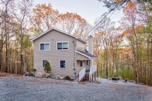 Vacation Home surrounded by natural beauty - 5 min. from pools and lake Hotels in Lackawaxen Township