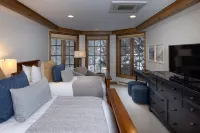 Gravity Haus Vail - Barer