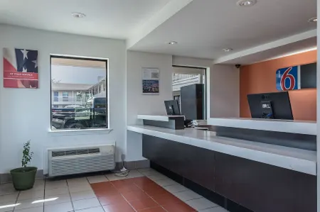 Motel 6 Texarkana, AR Отели в г. Тексаркана