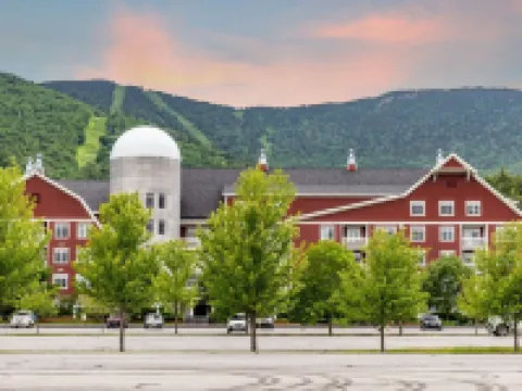 41 Summit Condo Near Mountain Shuttle by RedAwning Hotels in Warren
