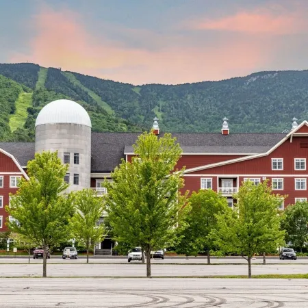 41 Summit Condo Near Mountain Shuttle by RedAwning