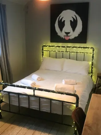 James’ Place @ Bike Park Wales and the Brecon Beacons Отели в г. Сифартфа