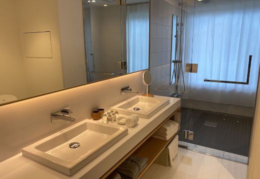 1. 아오이 호텔 교..