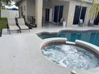 4-bedroom house in superb Port St. Lucie with WiFi, AC ALDI附近的飯店