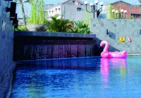The 1O1 Jakarta Airport CBC - Rooftop Pools