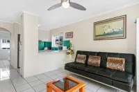 Superb 1 Bedroom Apartment Near the Beach