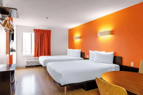 Motel 6 Swift Current, SK