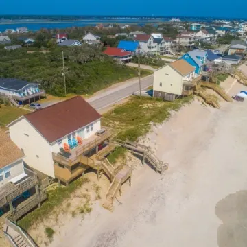 Off Season Short Term Rental Oceanfront Oasis House 5 Bedroom, 3.5 Bath Elevator