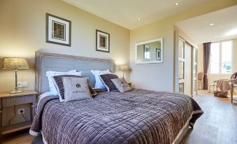 Les Villas d'Arromanches, Teritoria