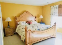 Lakefront 5B+Den Bethany Lakes, Pool,Pickleball,Gym, 5 Min to Beach, Dogs ok