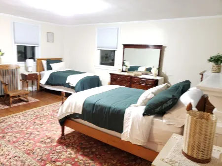 Historic Rectory Retreat in Stockbridge – Getaway for 8-12 Guests