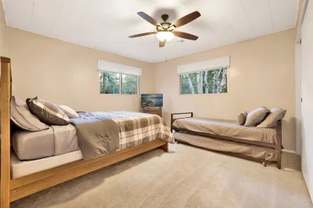 Robinhood Chalet #2277