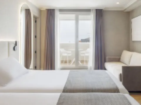 Hotel Ilunion San Sebastián Hotels near Comb of the Wind (Eduardo Chillida, 1976)