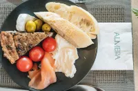 Almera - breakfast