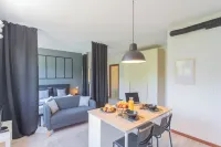 Black Loft Como by Rent All Como Hotels in Grandate