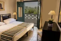 Jaz Neo Naama Bay