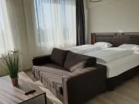 Motel Plus Berlin Schoenefeld Airport Hotels in Schönefeld