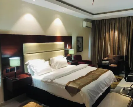 Tozak Hotel Hotels in Ughelli