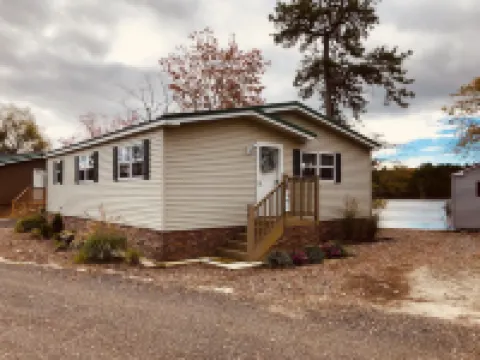 Swan Lake Resort Hotels in Galloway