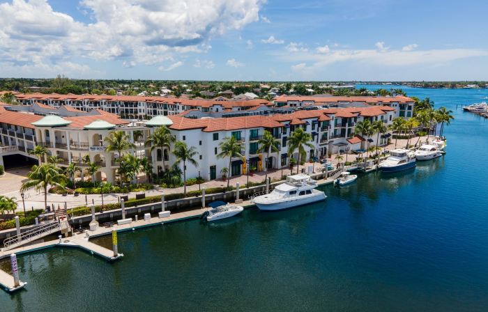 Naples Bay Resort & Marina