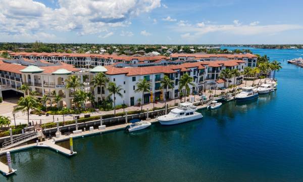 Naples Bay Resort & Marina
