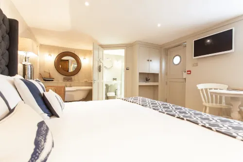 Headland House Luxury B&B - bar