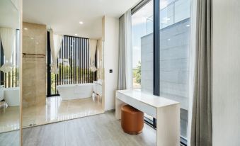 Deluxe Riverfront Pool Villas Danang
