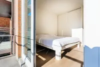 Apartment on Zeedijk with Stunning Sea View