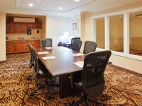 Holiday Inn Express & Suites OROVILLE LAKE by IHG Hotels in Oroville