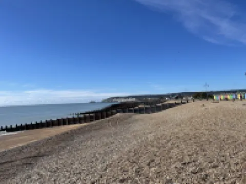 2-Bed Sleeps 4 Free Parking Pets Allowed